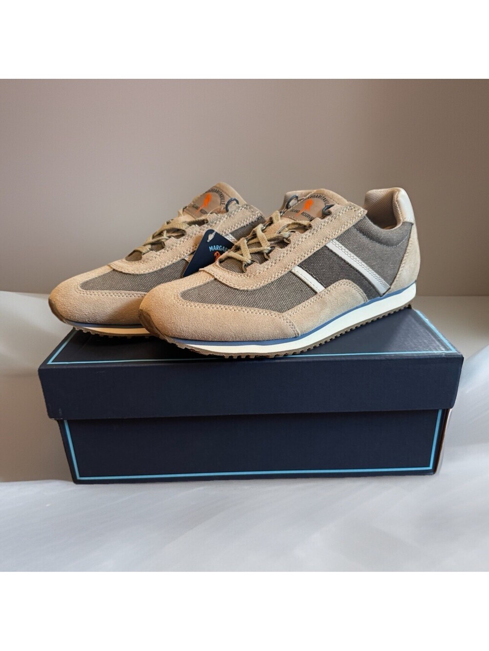 New In Box Margaritaville Equator Light Brown Men’s Athletic Shoes Size 8